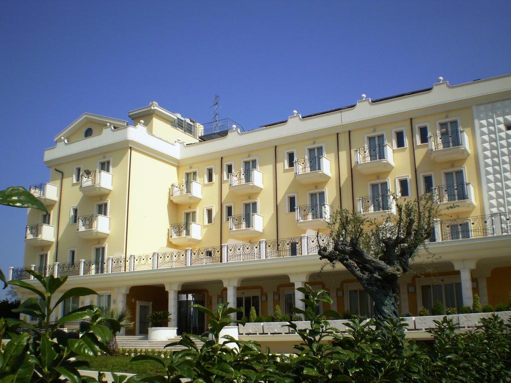 Hotel Concorde Sant'Egidio alla Vibrata Zewnętrze zdjęcie